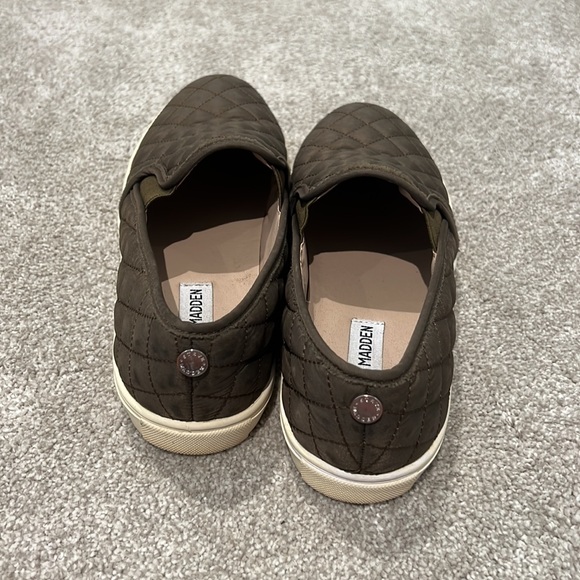 Steve Madden Ecentrcq Slip-On Sneaker Olive Size 8M - Picture 4 of 6